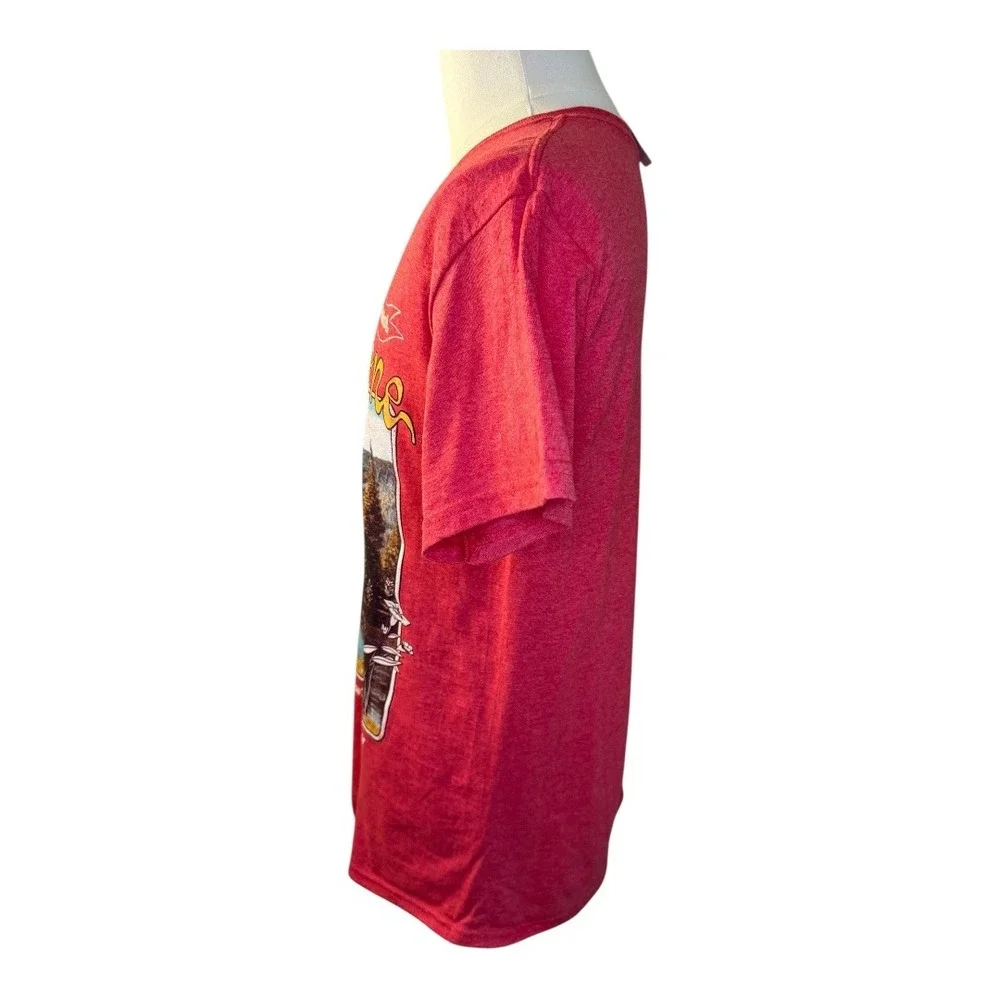 Kid Dangerous Yellowstone‎ Graphic Tee Wyoming Souvenir Red Medium NWT